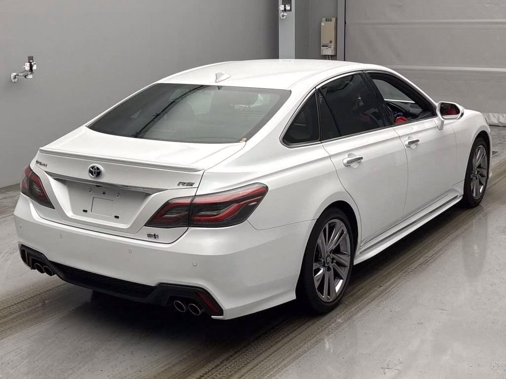 TOYOTA CROWN
