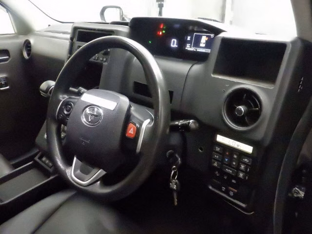 TOYOTA JPN TAXI