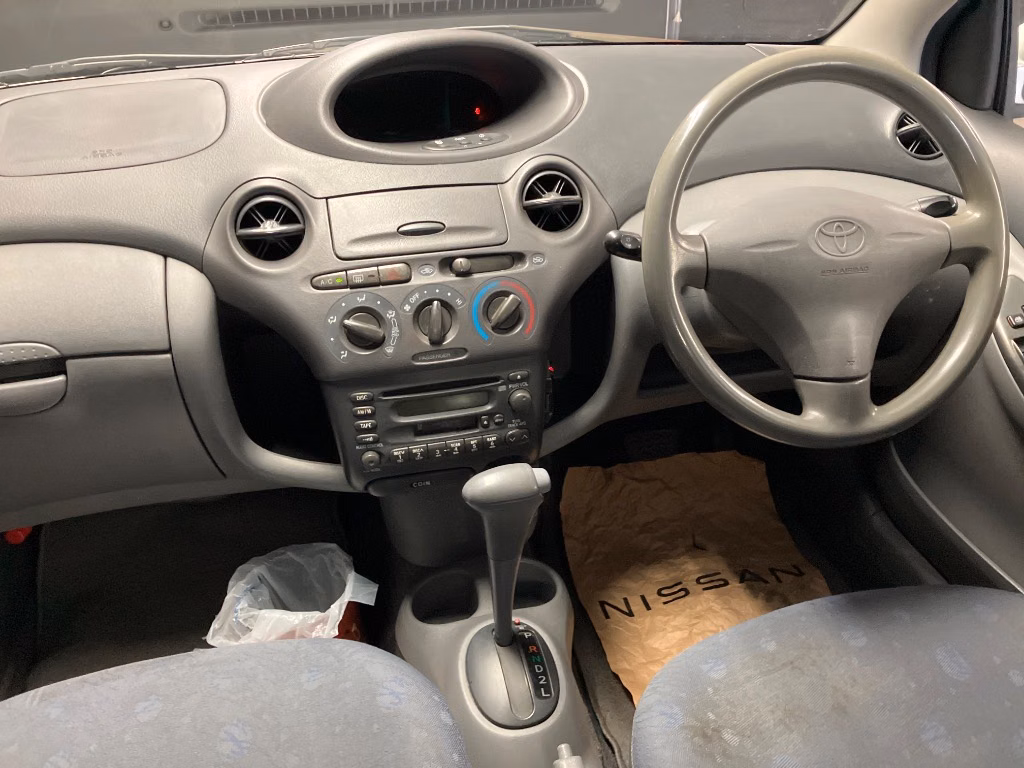 TOYOTA VITZ