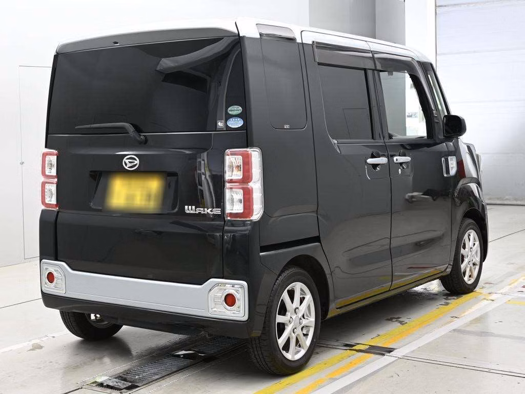 DAIHATSU WAKE