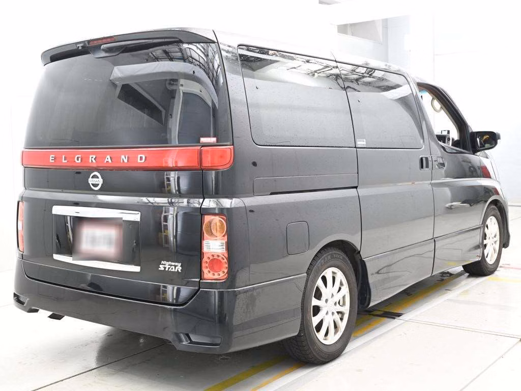 NISSAN ELGRAND