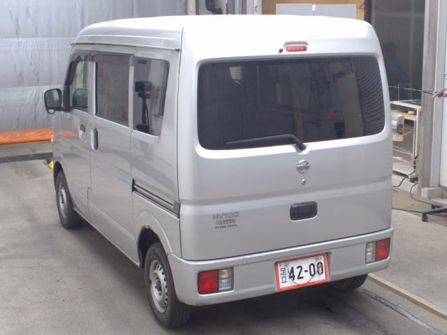 NISSAN NV100 CLIPPER