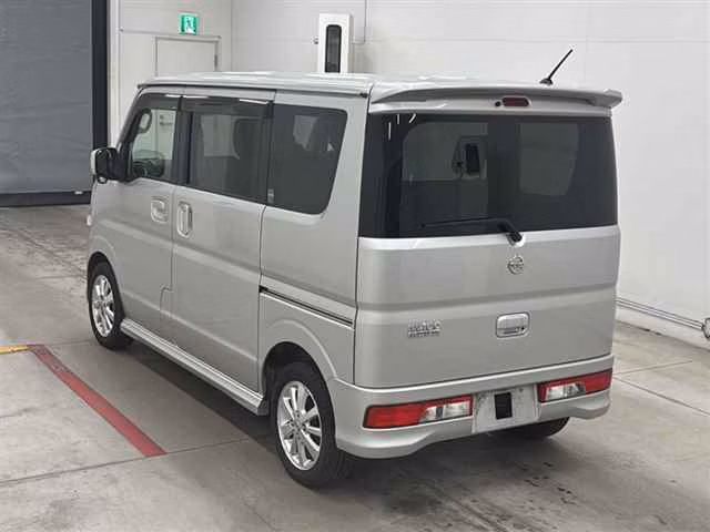 NISSAN NV100 CLIPPER