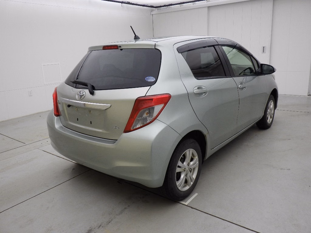 TOYOTA VITZ