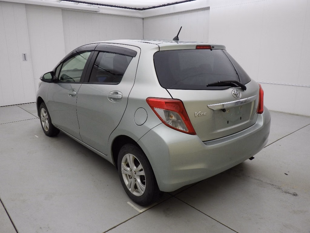 TOYOTA VITZ