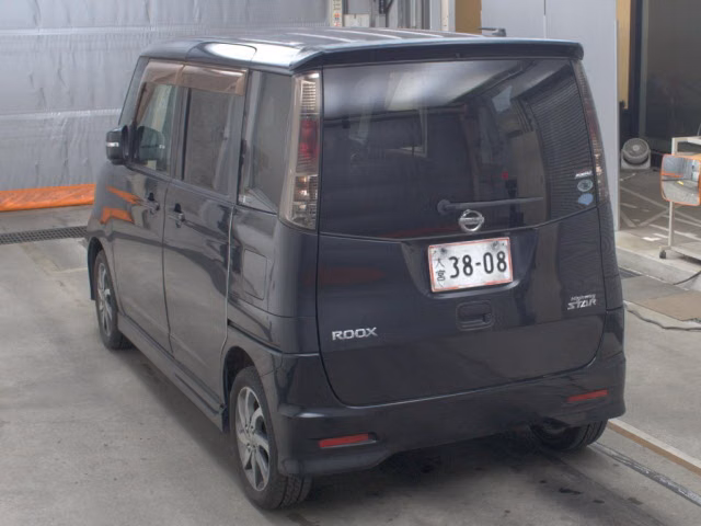 NISSAN ROOX