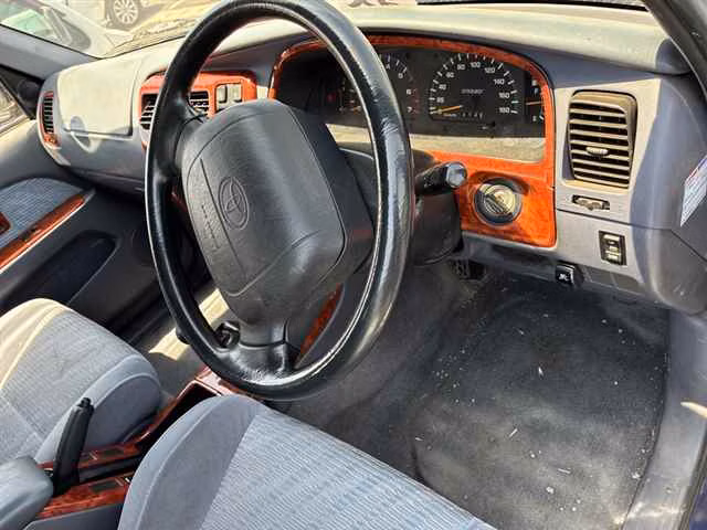 TOYOTA HILUX SURF