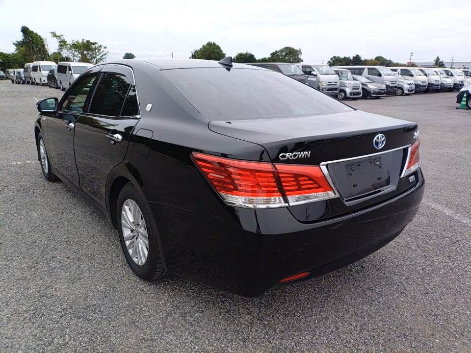 TOYOTA CROWN