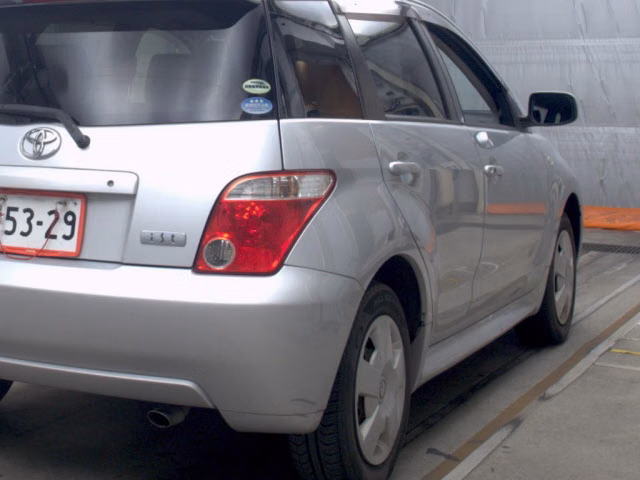 TOYOTA IST