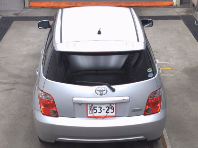 TOYOTA IST