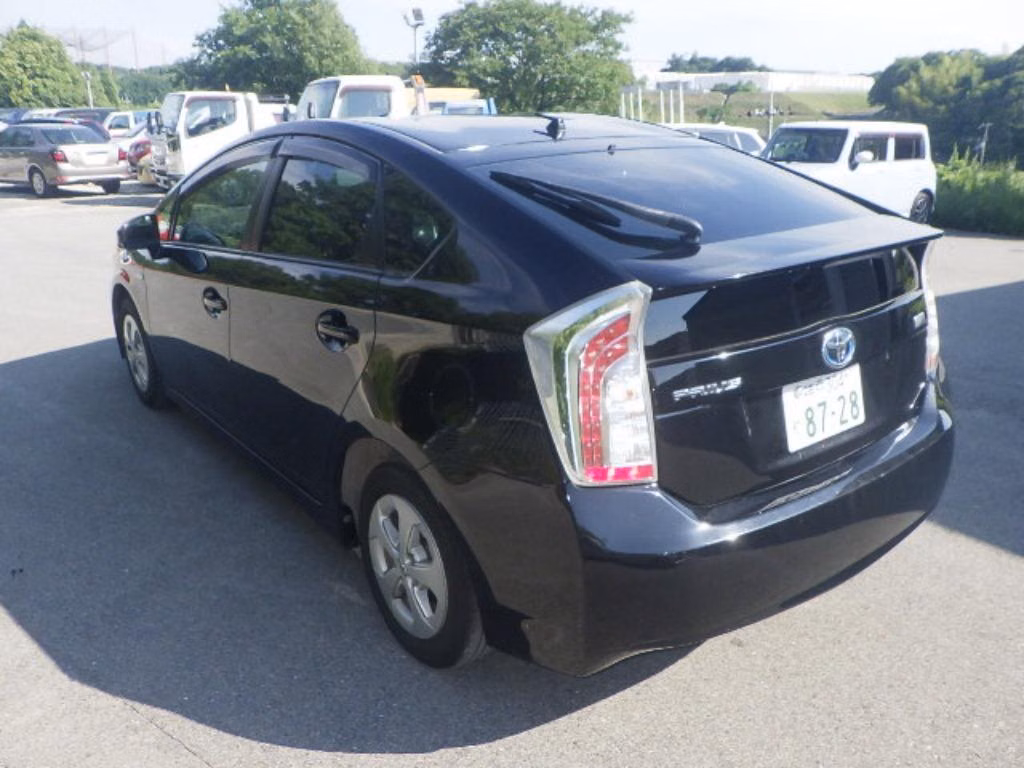 TOYOTA PRIUS