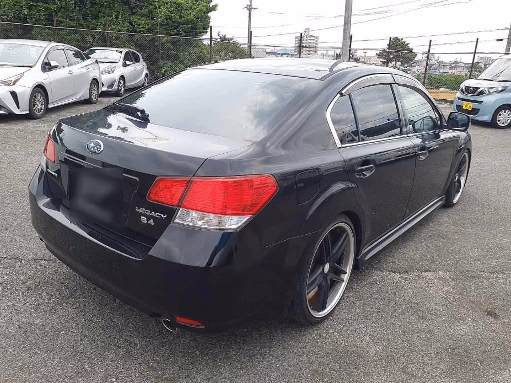 SUBARU LEGACY B4