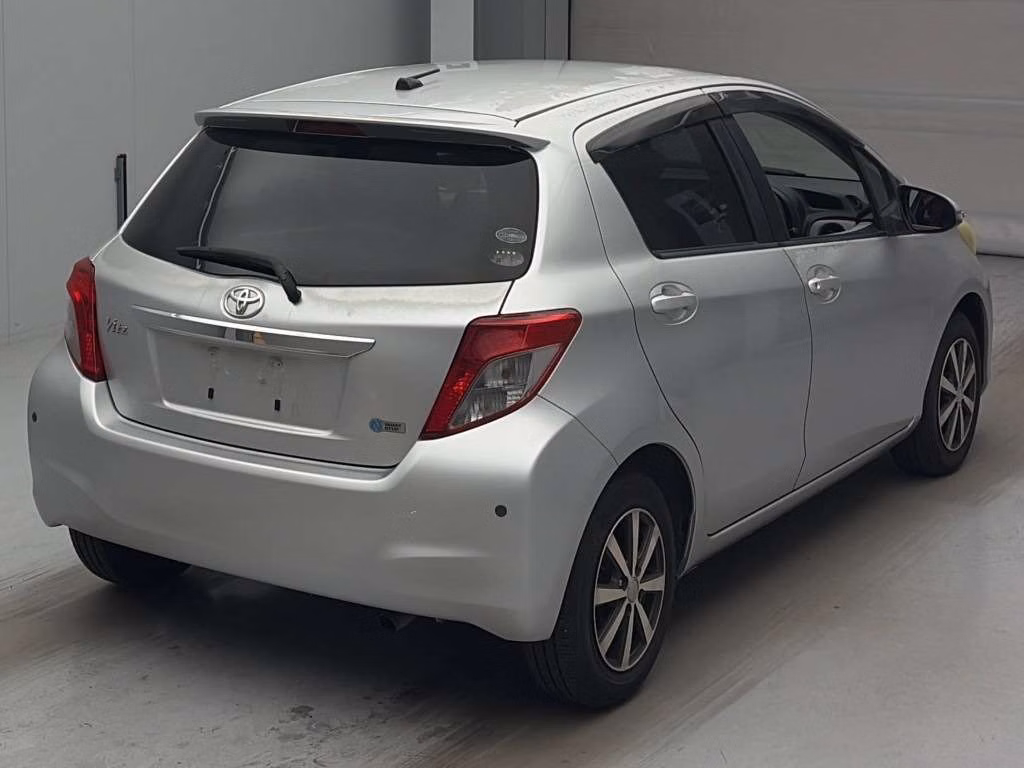 TOYOTA VITZ