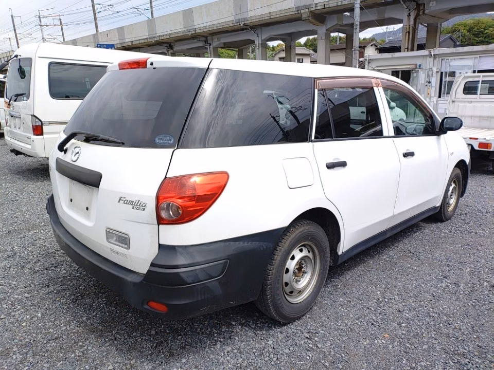 MAZDA FAMILIA