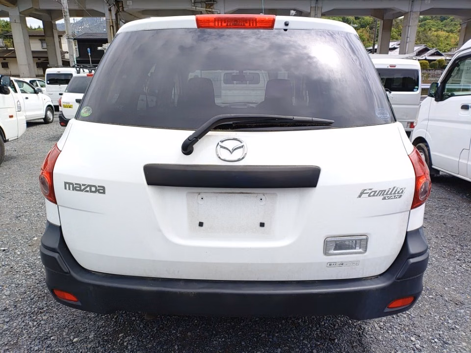 MAZDA FAMILIA
