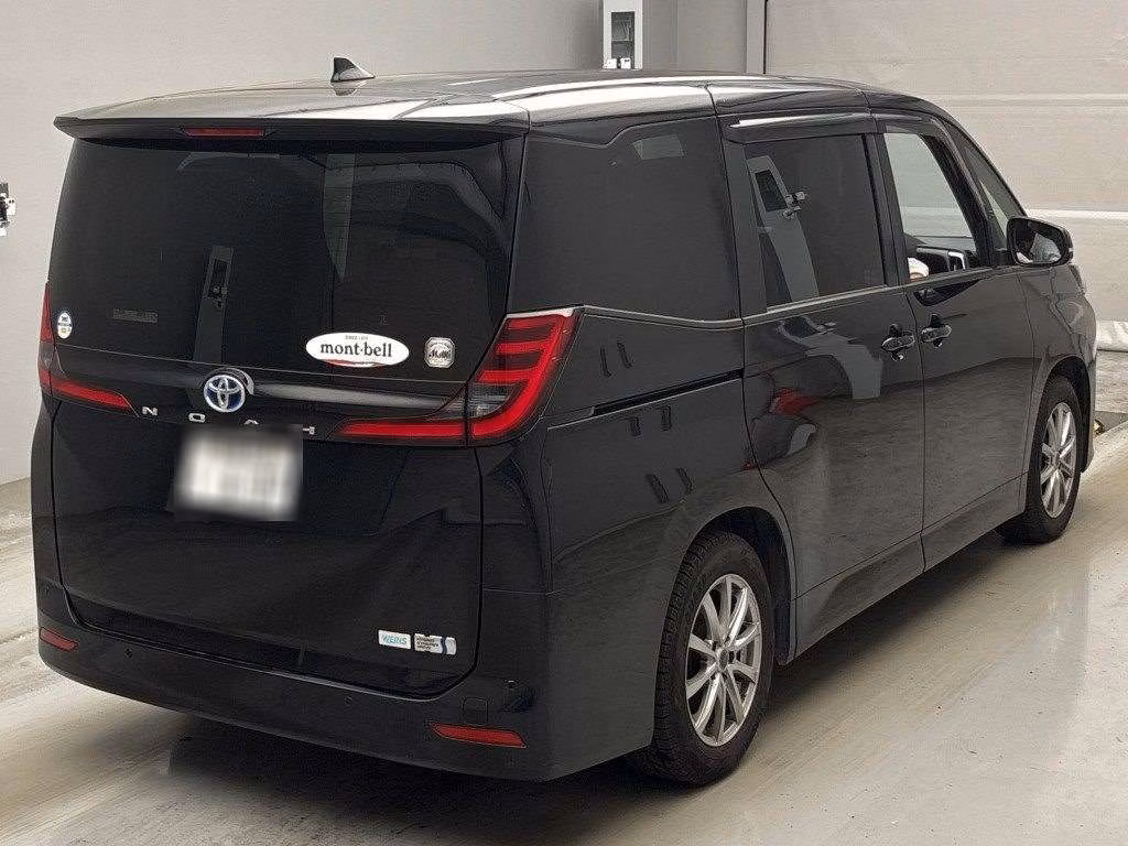 TOYOTA NOAH