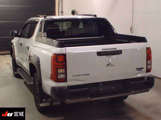 MITSUBISHI TRITON