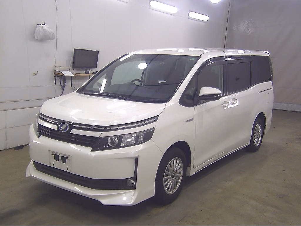 TOYOTA VOXY