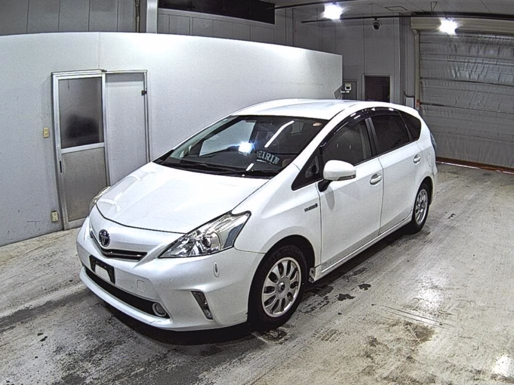 TOYOTA PRIUS ALPHA