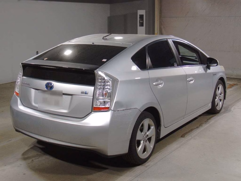 TOYOTA PRIUS