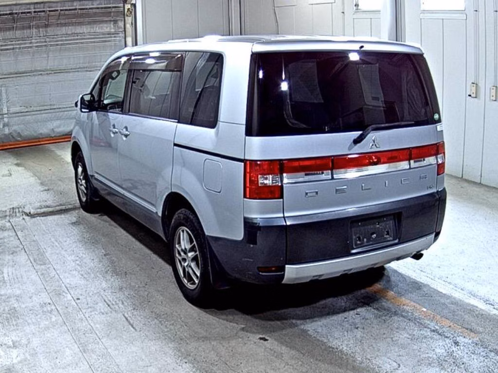 MITSUBISHI DELICA D:5