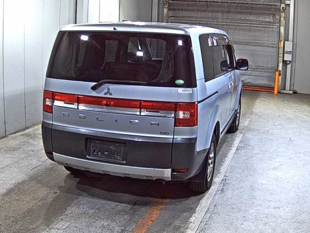 MITSUBISHI DELICA D:5