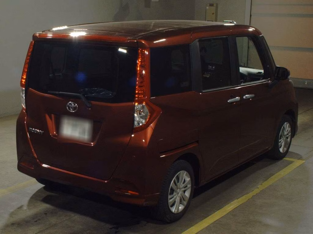 TOYOTA ROOMY