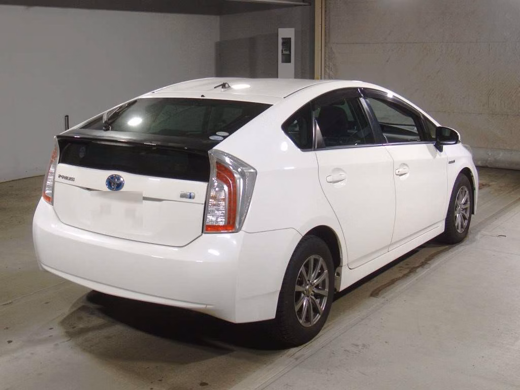 TOYOTA PRIUS