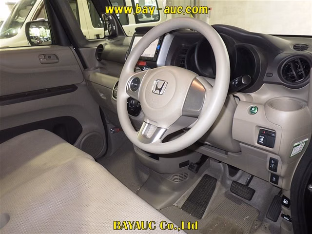 HONDA N-BOX