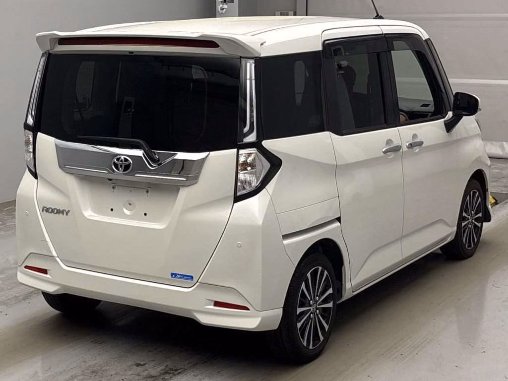 TOYOTA ROOMY