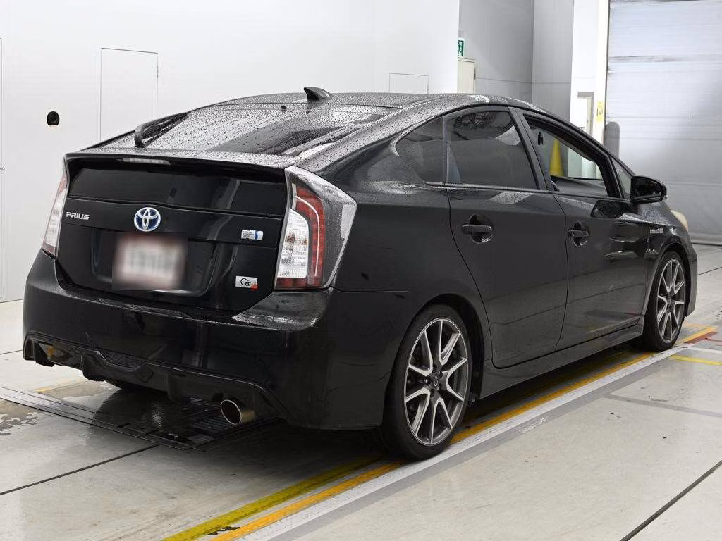 TOYOTA PRIUS