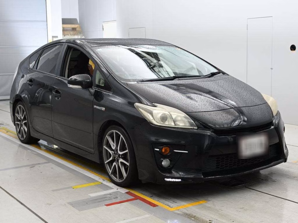 TOYOTA PRIUS