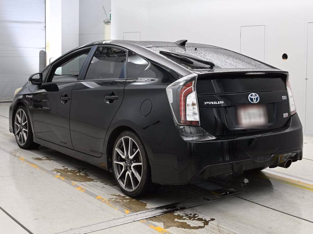 TOYOTA PRIUS