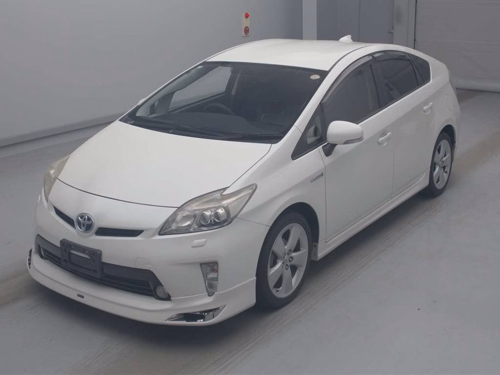 TOYOTA PRIUS