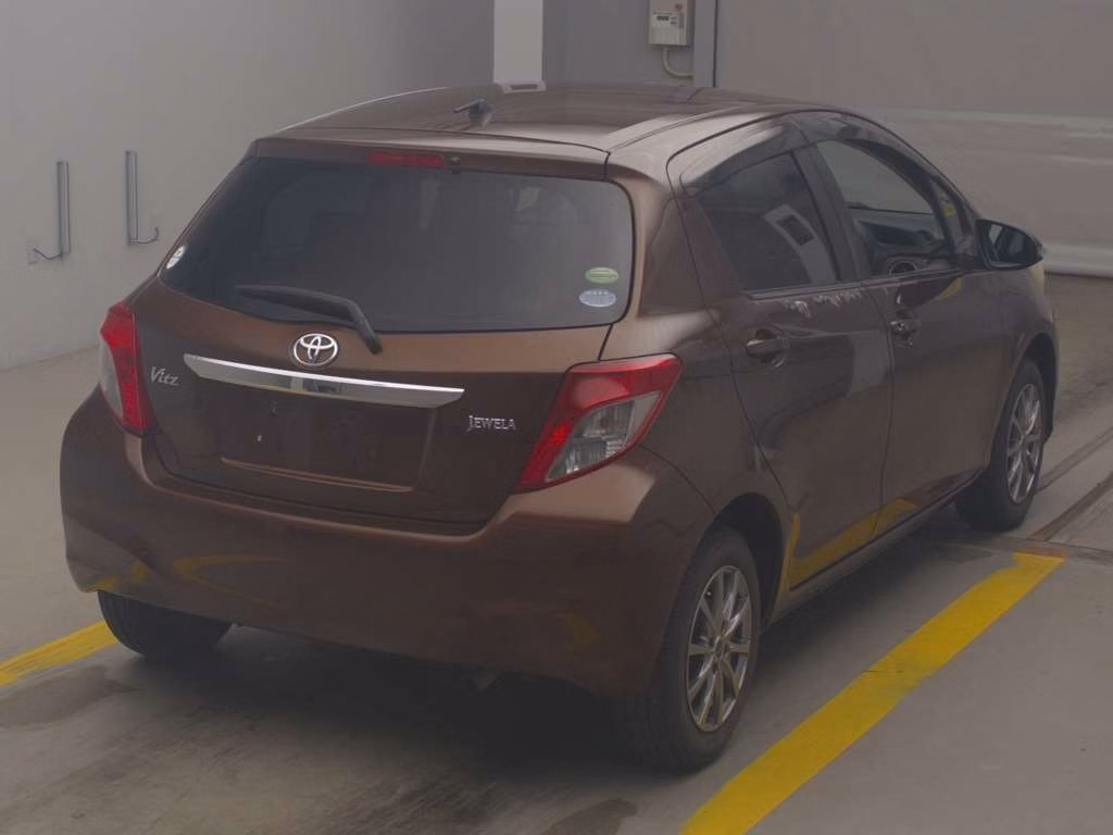 TOYOTA VITZ