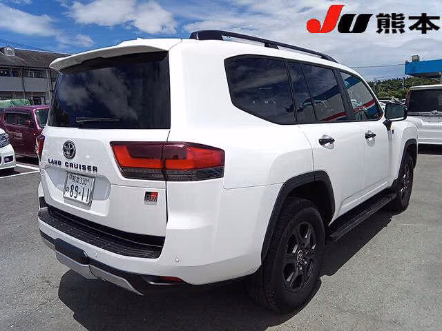 TOYOTA LAND CRUISER