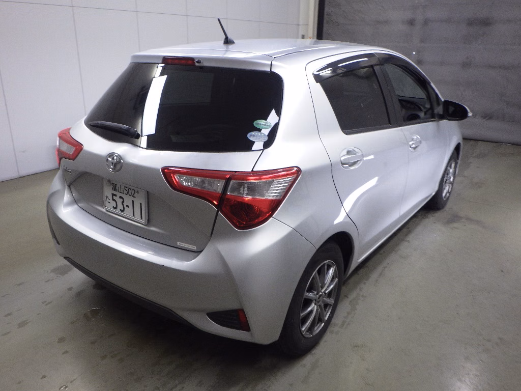 TOYOTA VITZ