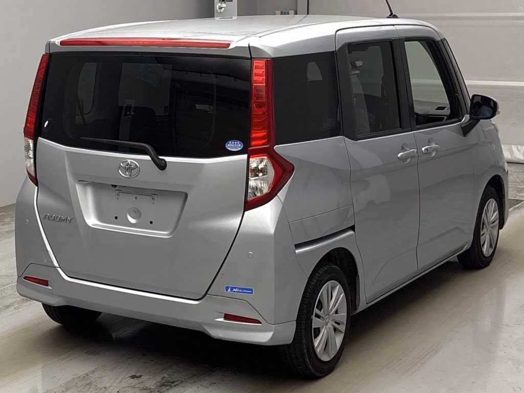TOYOTA ROOMY