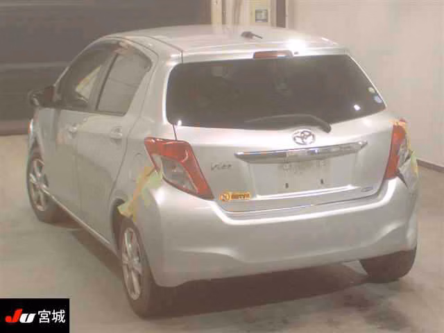 TOYOTA VITZ
