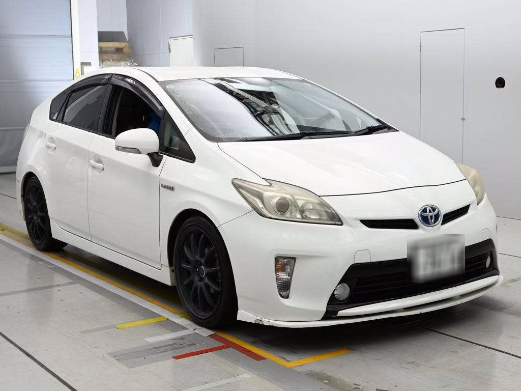TOYOTA PRIUS