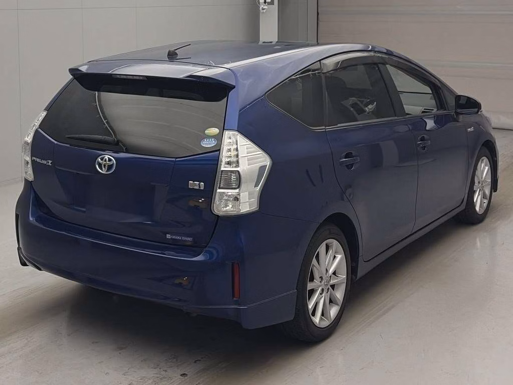 TOYOTA PRIUS ALPHA