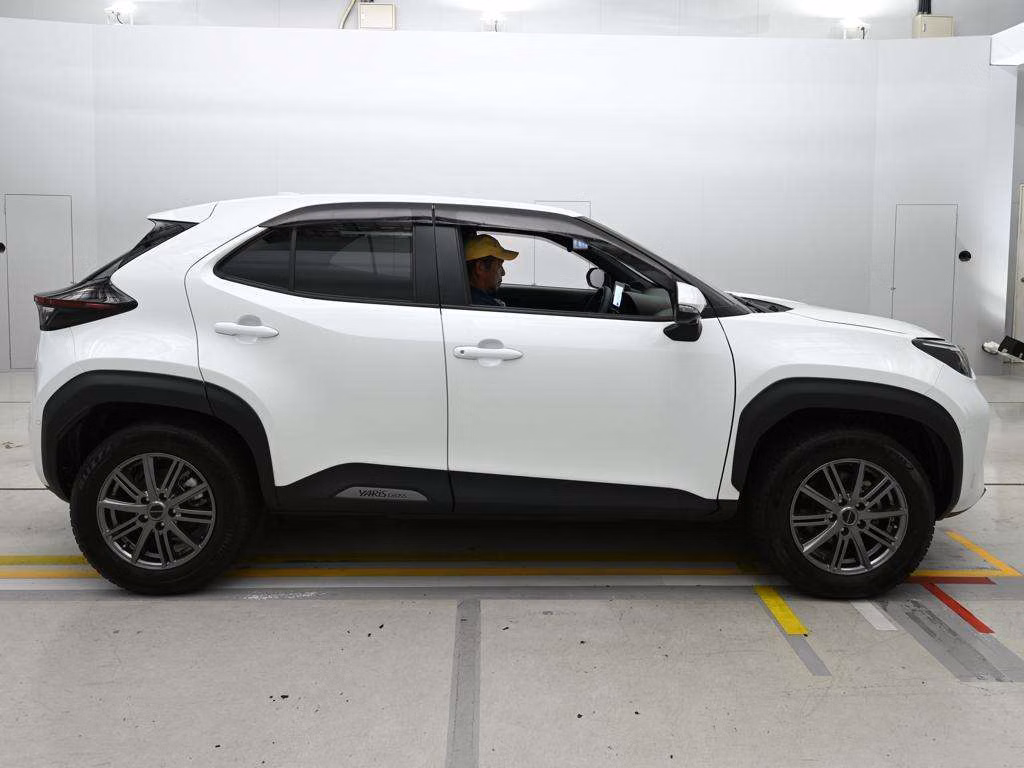 TOYOTA YARIS CROSS