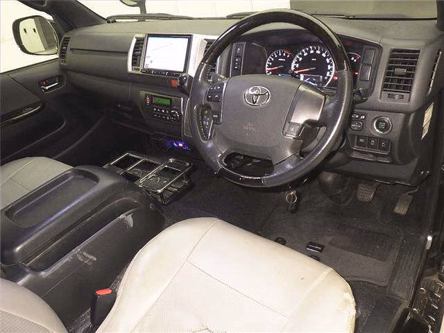 TOYOTA REGIUS ACE
