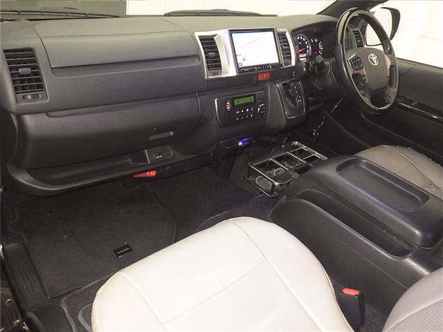 TOYOTA REGIUS ACE