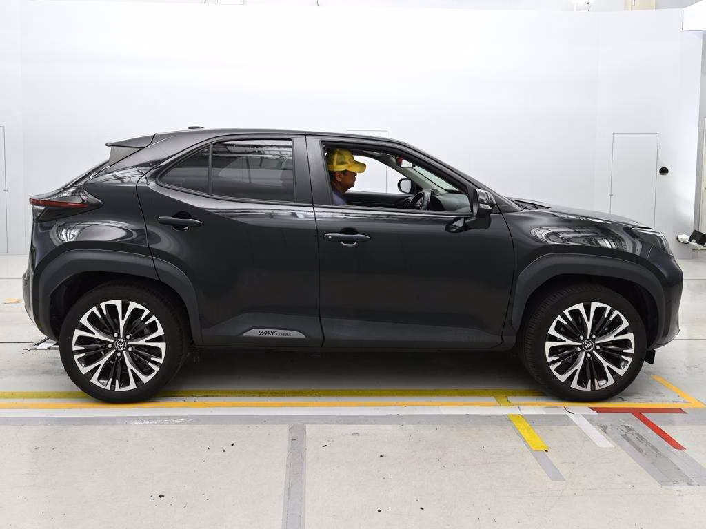 TOYOTA YARIS CROSS
