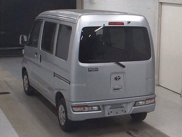 TOYOTA PIXIS VAN