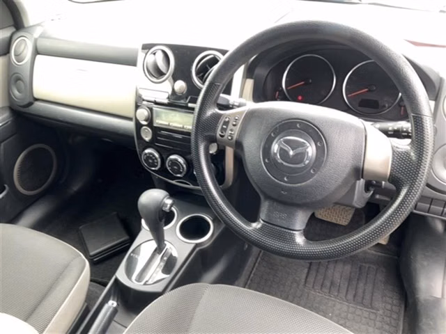 MAZDA VERISA