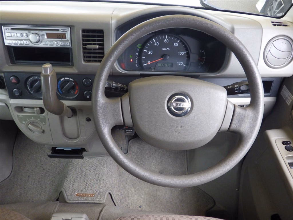 NISSAN NV100 CLIPPER