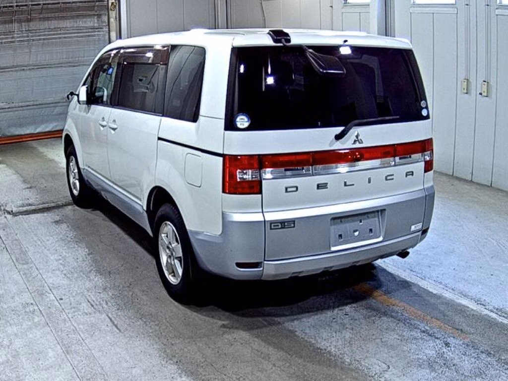 MITSUBISHI DELICA D:5