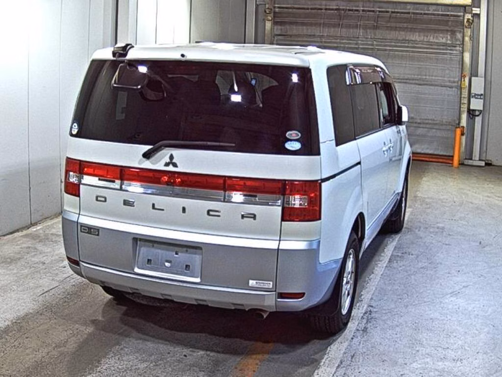 MITSUBISHI DELICA D:5